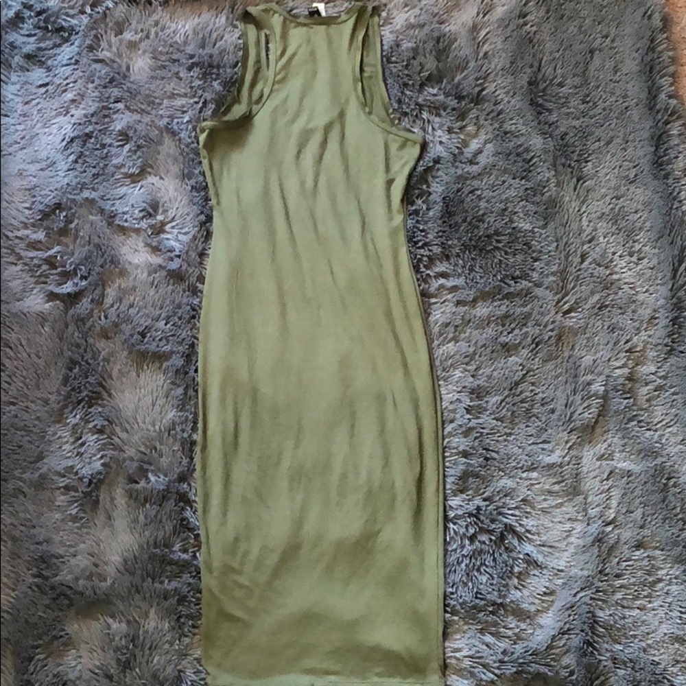 Dress - Picture 2 of 8
